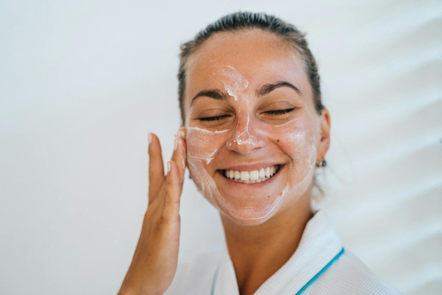COSRX ile Işıl Işıl Pürüzsüz Bir Cilt: Yenilikçi K-Beauty Ürünlerinin Sihri
